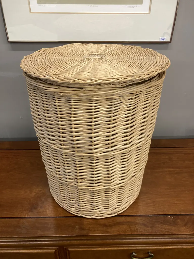 Set of 3 Woven Wicker Baskets Graduating Sizes. Largest 47 x 40cm Image 1++